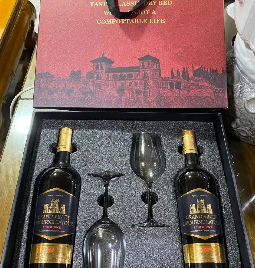 Moon_198700's tweet photo. French Imported Wines  🍇 🍷 🍸
#winelover #winemaker #poesiawine #volarewine
#sommelier https://t.co/631GNQ6J7L