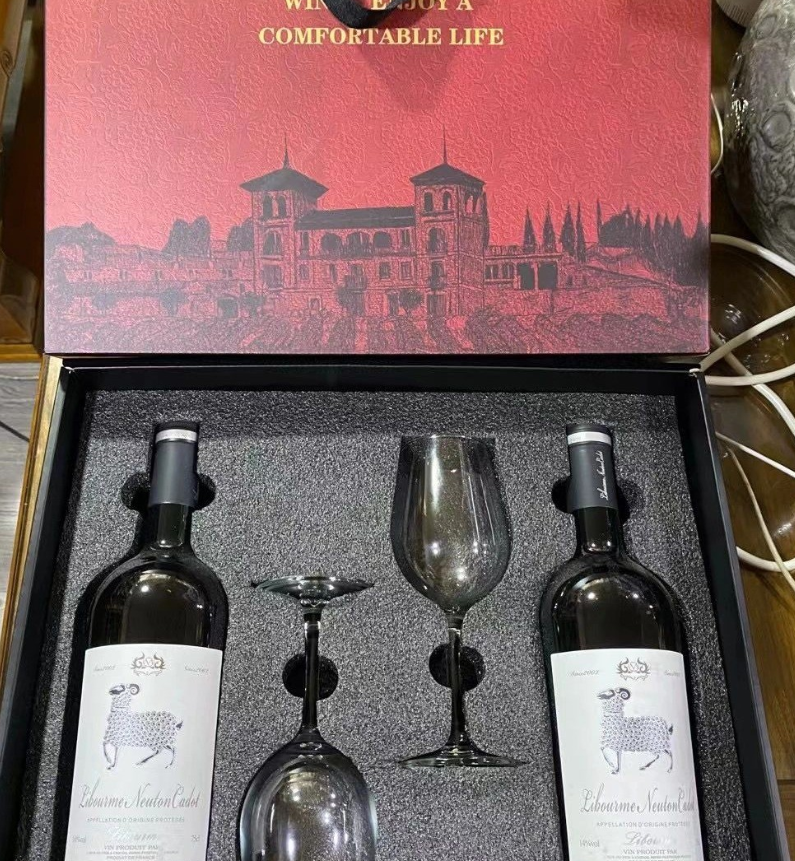 Moon_198700's tweet photo. French Imported Wines  🍇 🍷 🍸
#winelover #winemaker #poesiawine #volarewine
#sommelier https://t.co/631GNQ6J7L