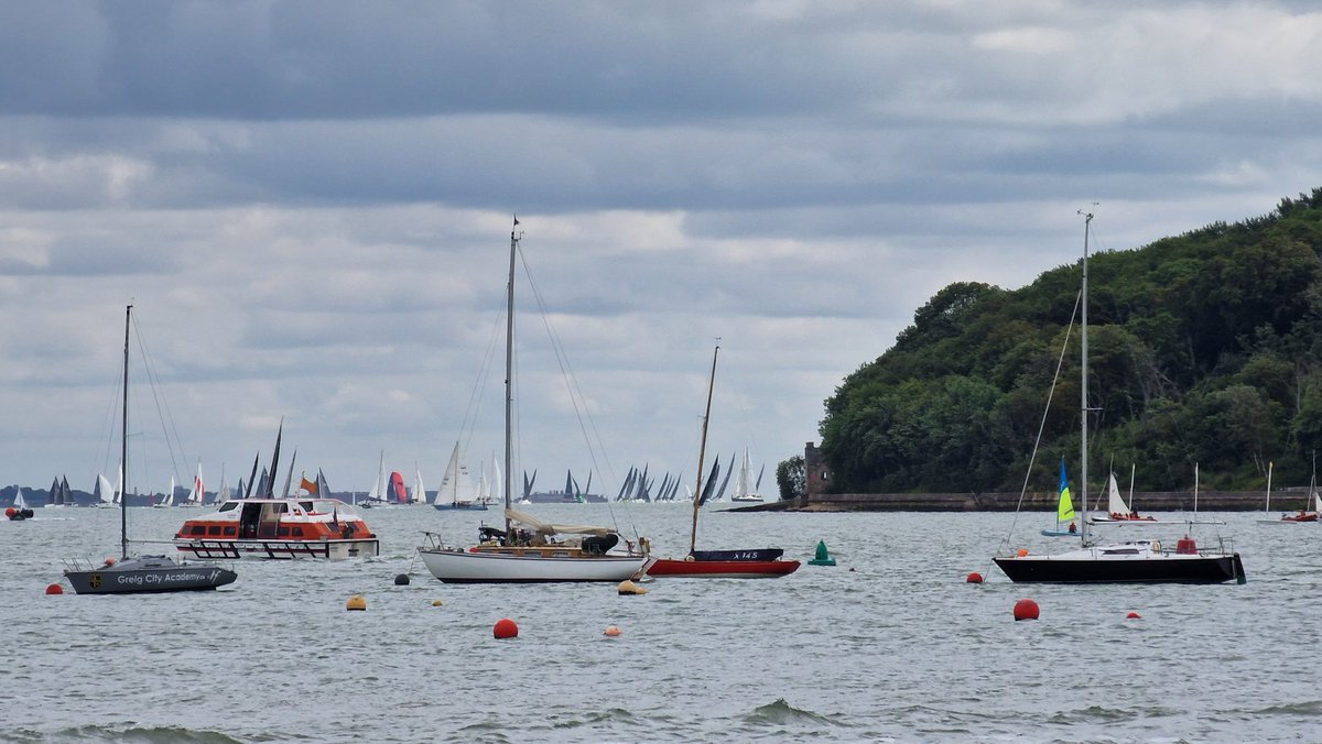 pickingill's tweet photo. #cowes #isleofwight https://t.co/zUdVtDvD84