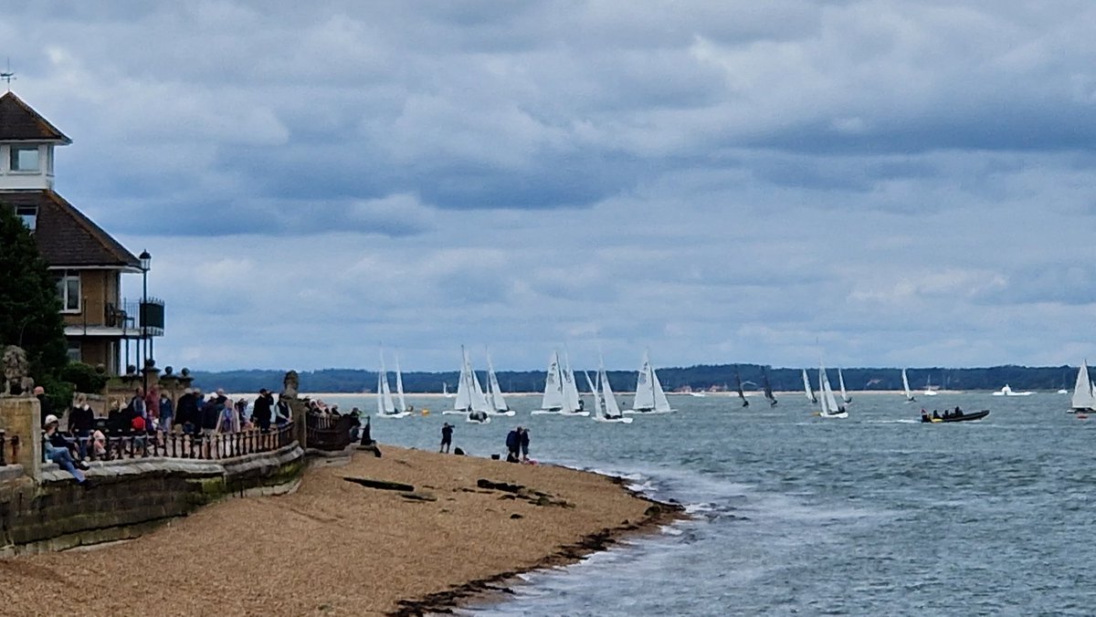 pickingill's tweet photo. #cowes #isleofwight https://t.co/zUdVtDvD84
