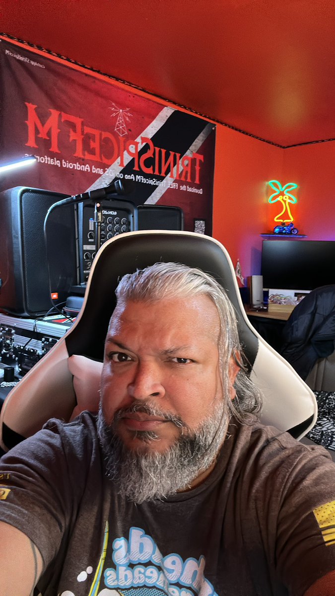 TriniSpiceFM's tweet photo. This old man in the studio again. @djPRS_One https://t.co/XpabHL15mA