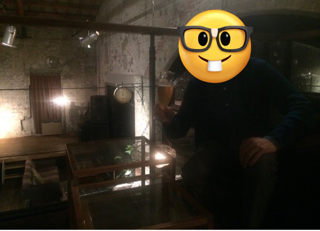 hiro_nakamura__'s tweet photo. @takeuchikazhisa 門司駅北口の旧サッポロビール九州工場の施設を利活用した #門司赤煉瓦プレイス
その一画にある
#BRICKHALL
以前、行きましたが、とてもゆっくりできた場所でした
このような
#ノスタルジーカフェ?
#レトロカフェ ?が #北九州市 に多くできれば、
#歴史 ✖️ #観光 がPRできる魅力ある都市になりそう https://t.co/fB9Nr4FWKl