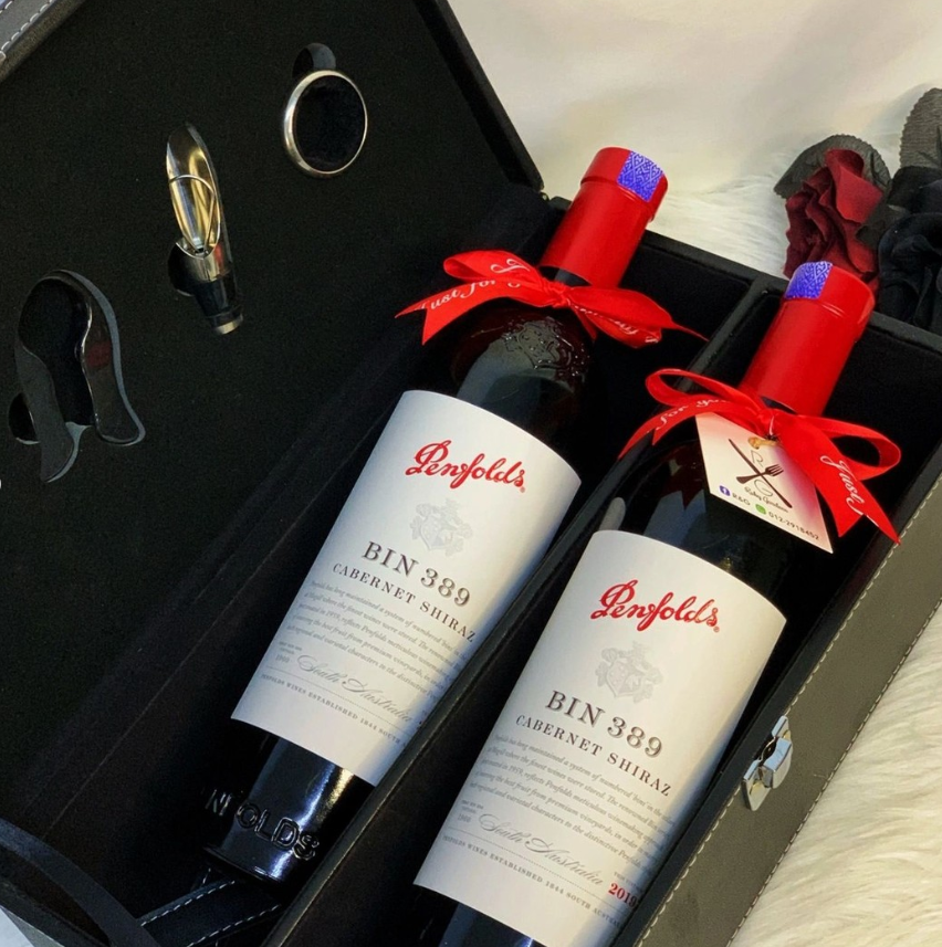 Moon_198700's tweet photo. 🍷Penfolds389 is known as the Penfolds pop-up of pop-ups Bin389 in the whole series of cost-effective and more personalized a wine 🍷
#winelover #winemaker #poesiawine #volarewine
#sommelier https://t.co/QDjGEU8WFg