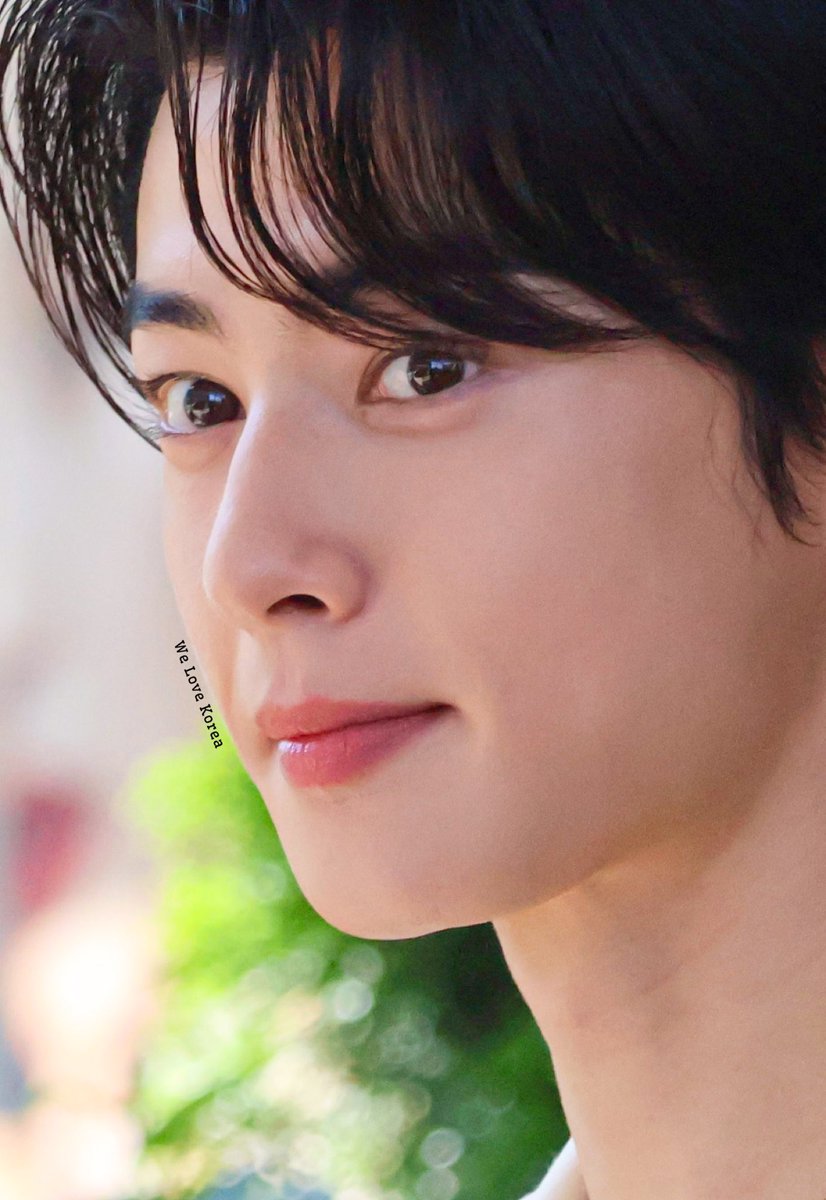 Welovekorea2023's tweet photo. Literal na Good Morning ang nangyare kanina ang aga ko gumising para lang makita ka😍😍😍

⚠️You can share this post but do not re-upload
#ChaEunwooxChaumet 
#ChaEunwoo  #차은우  #아스트로 
#offclASTRO #ChaumetHighJewellery 
#Chaumet #쇼메 https://t.co/osHyeM7hlq