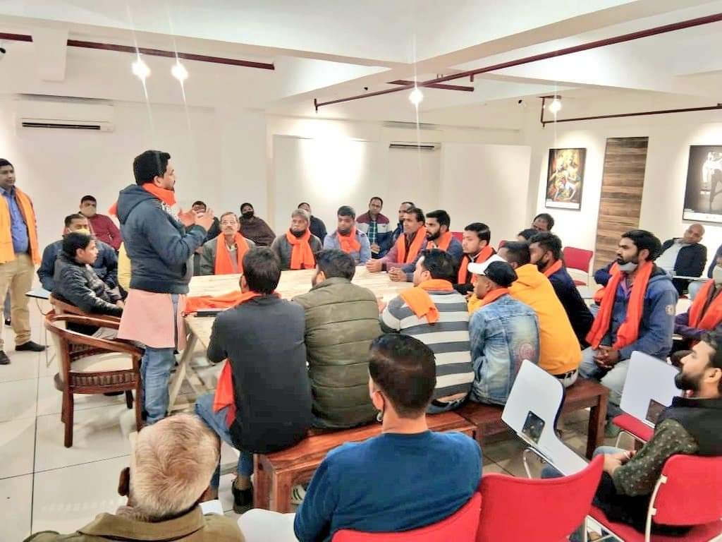 AdvVikasTiwariG's tweet photo. प्रखर राष्ट्रवादी हिंदू सम्राट देश में हिंदुत्व का करंट दौड़ा देने वाले हमारे मार्गदर्शक आदरणीय @KapilMishra_IND जी को @BJP4Delhi का प्रदेश उपाध्यक्ष नियुक्त होने पर हार्दिक बधाइयां एवं शुभकामनाएं |

आशा ही नहीं पूर्ण विश्वास है आपके मार्गदर्शन में अंधेरा छटेगा कमल खिलेगा || https://t.co/wYxBK1e6V7