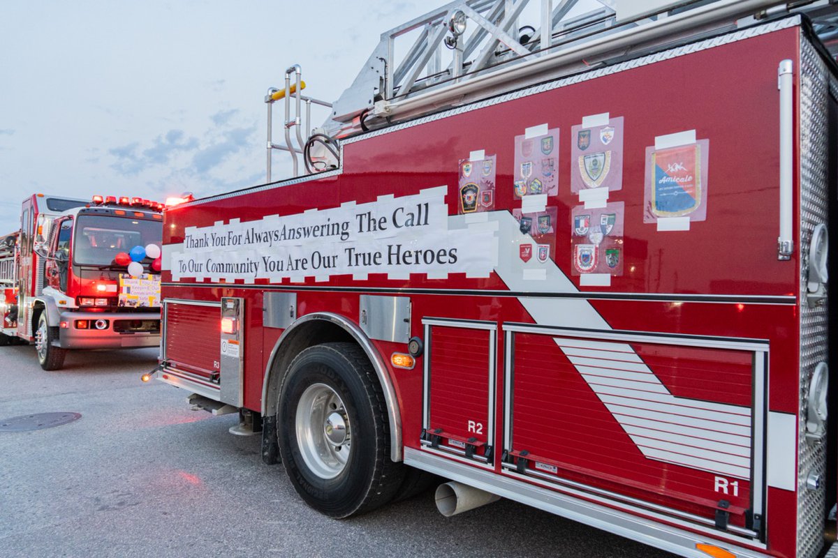 SecCivileFrance's tweet photo. 🇨🇦🇫🇷 Merci aux Canadiens et aux Québécois pour ces mots de remerciements et leurs encouragements !
👉 Depuis le 8 juin, ce sont 353 sapeurs-pompiers et sapeurs-sauveteurs qui font face aux #FeuxDeForêt et se relaient sur place en appui des pompiers locaux. https://t.co/1nSG73BLvR