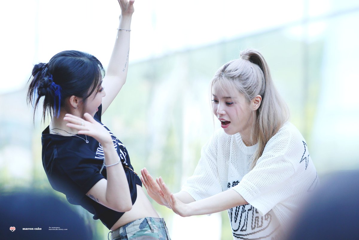_marroncake's tweet photo. 230805 음중 미팬
🫢🫢

#마마무 #솔라 #문별 https://t.co/jWGYMnJmCB