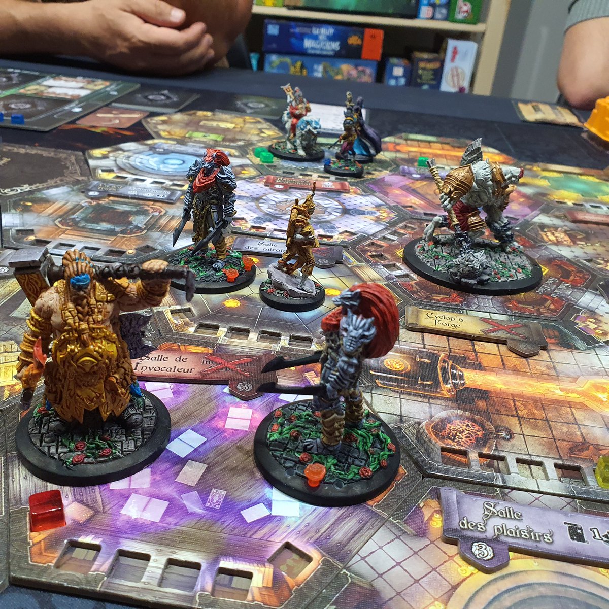 Blackrose wars avec de nouvelles écoles, c'est toujours un pur plaisir <a href="/LudusMagnus_S/">Ludus Magnus Studio</a> #j2s #boardgames