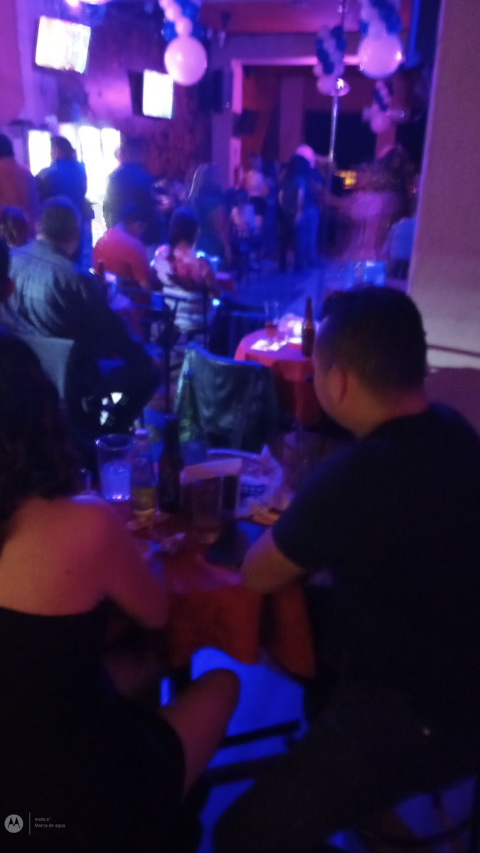 JulyCesRo's tweet photo. Una rica noche en @cafe_centromx😋😘 https://t.co/6O6PxG5SoT