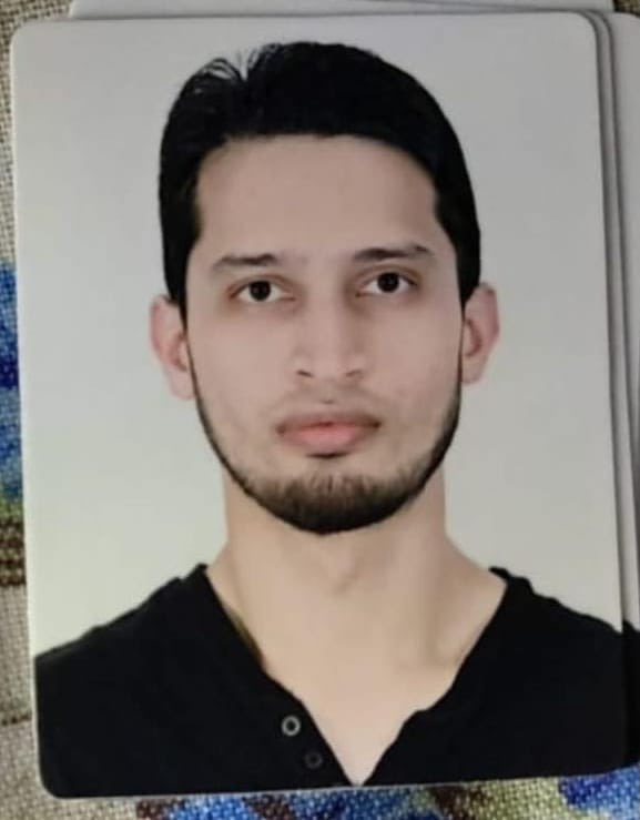 Abramjee's tweet photo. #Missing Pharmacist Farhaan Patel - he was last seen leaving a Raslouw pharmacy in Centurion at 8pm last night driving a Nissan Tida Reg. DB 85 JW GP. https://t.co/aVJcweOJ14