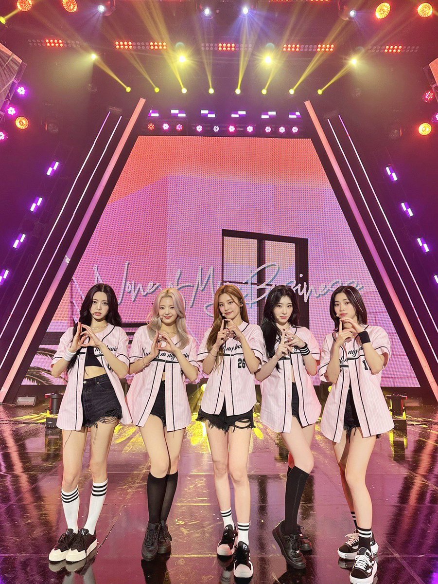 ITZY tweet media