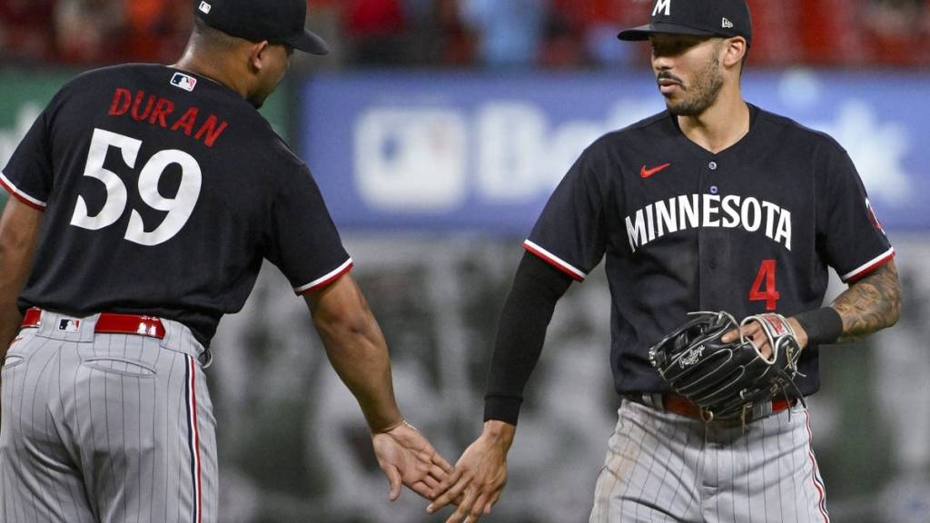 Diamondbacks_AZ's tweet photo. [USA Today: For The Win] - Minnesota Twins vs. Arizona Diamondbacks live stream, TV channel, start time, odds | August 5 https://t.co/ZzKr98Sim4 https://t.co/UHEQSlxU6b