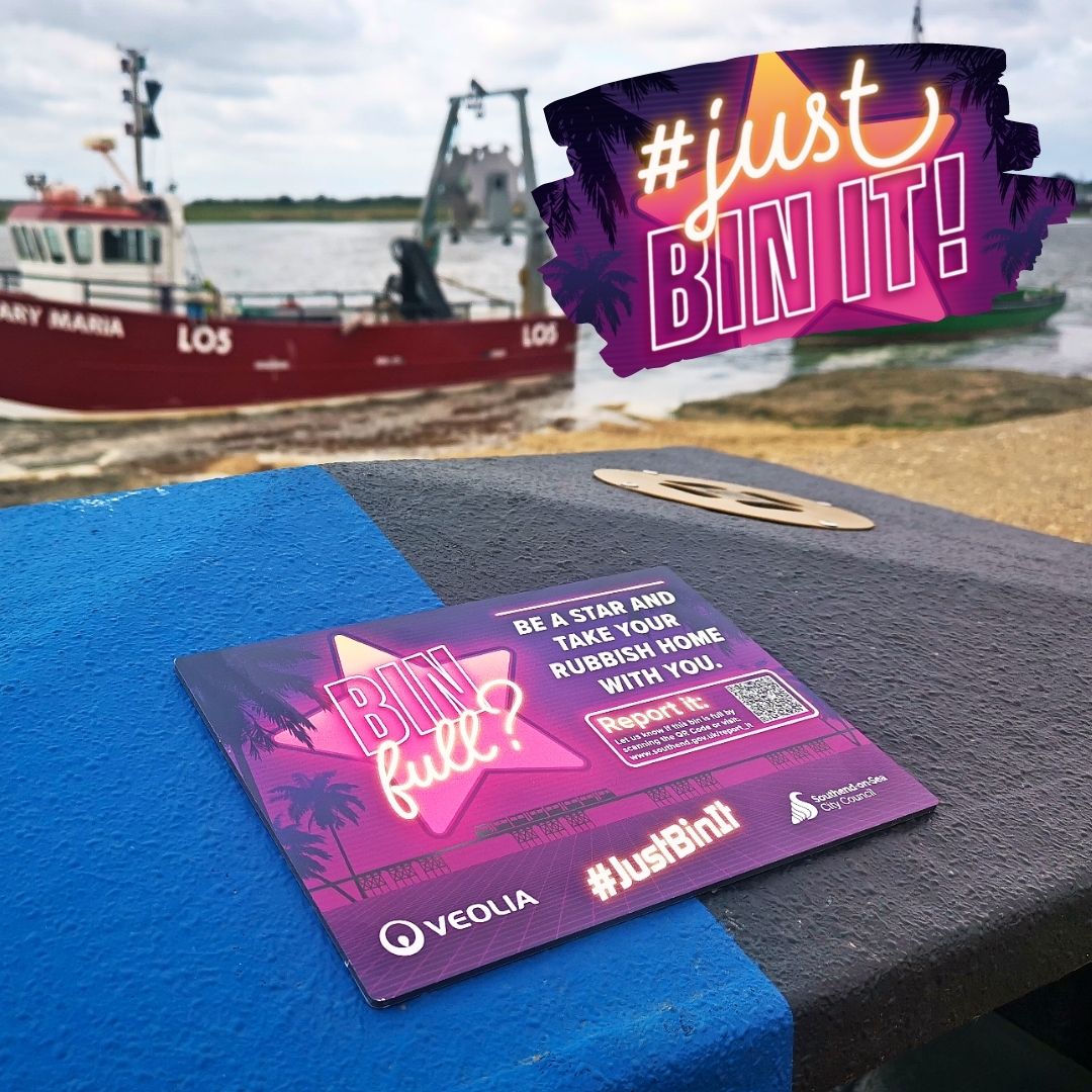 SouthendCityC's tweet photo. 📲 Together, we can make a difference, we've added QR codes to the bins on the busiest stretches of the seafront. See a full bin? Scan it, report it, and watch @VeoliaUK work their magic. ✨ #JustBinIt #GetBinsTrending https://t.co/nnphhZzAQz