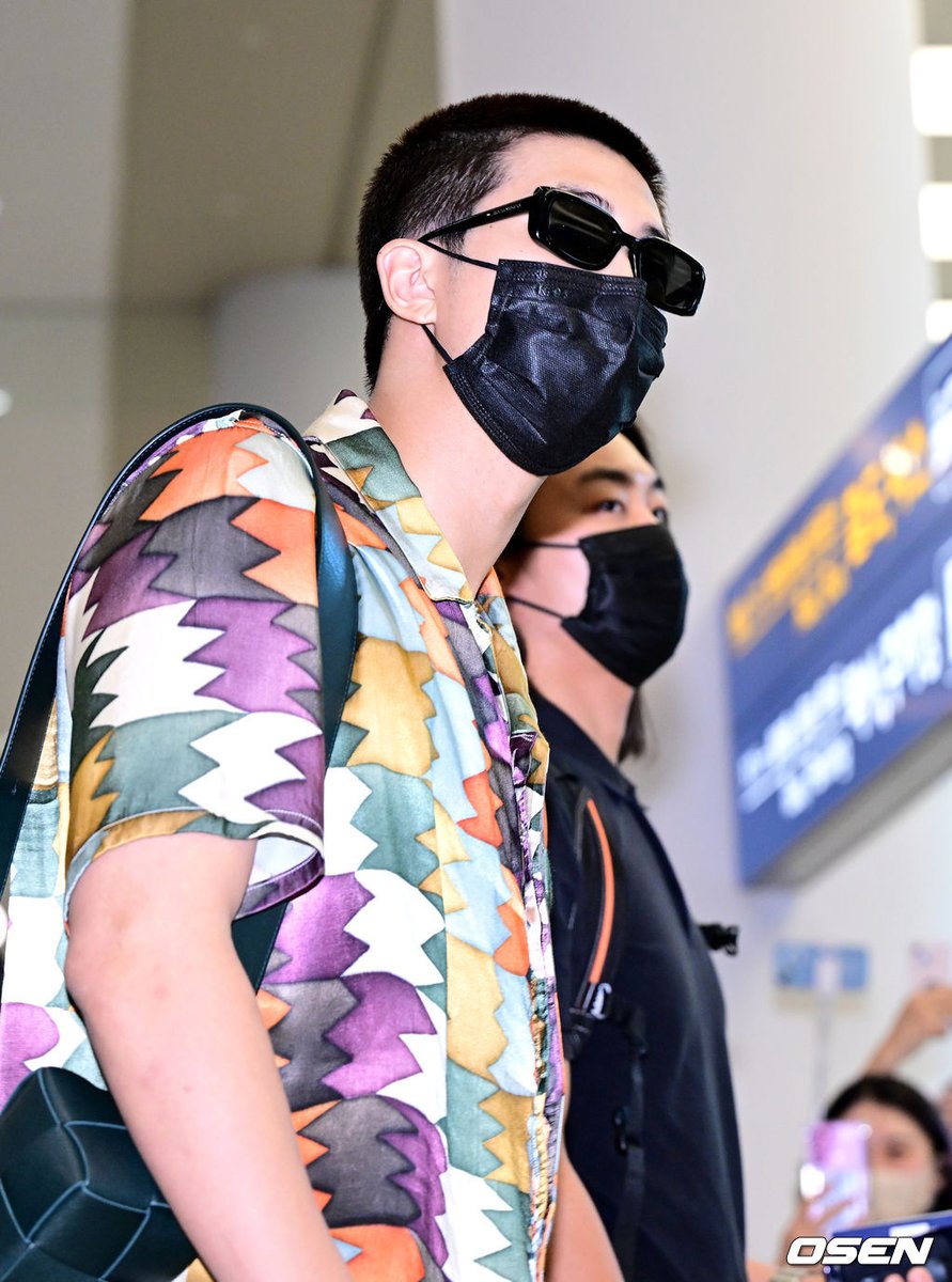 KNJsSource's tweet photo. 📸 230805 RM arriving in South Korea via Incheon International Airport. (THREAD)

🔗https://t.co/8G19Ez3Vfl
🔗https://t.co/tHmDkwUKSn

 WELCOME BACK RM  
#방탄소년단RM #RM #김남준 #Namjoon #BTSRM https://t.co/0ob3rrJDz4
