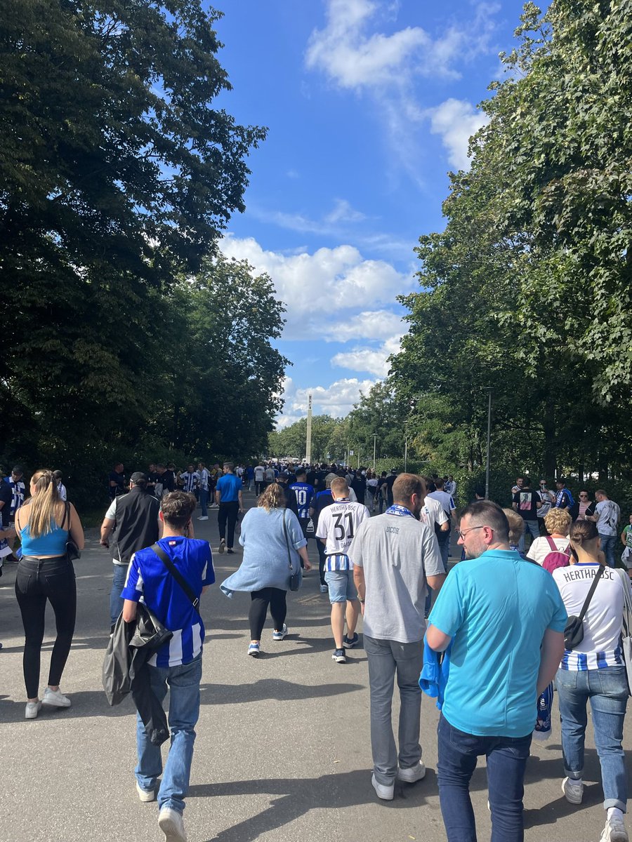 TJMPodcast's tweet photo. 🏟💙 Despite the result it was a pleasure to be back at the Olympiastadion! 

Nobody can predict how this season will turn out for Hertha, but the one thing that is a certainty is the fantastic atmosphere the fans will produce week in, week out. https://t.co/iYFdANWyrn