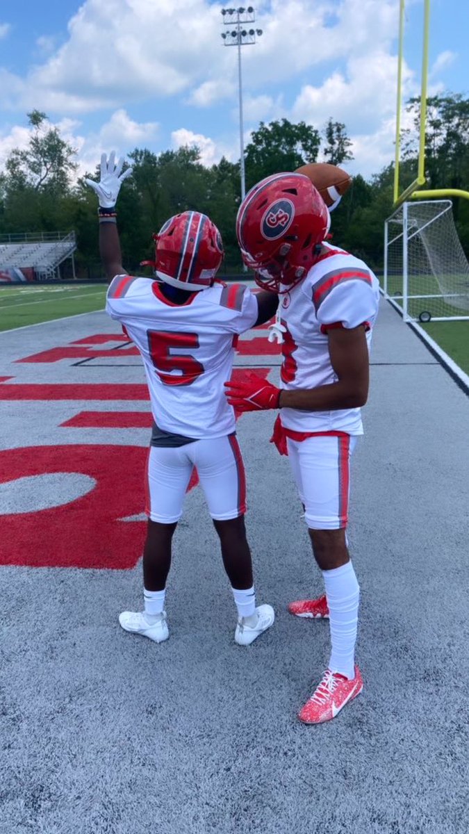 DrelynThomas's tweet photo. Media day was a success 🐾❤️#wildcatforlife #juniorszn @cantonsouthfb https://t.co/eVeI0Irmya