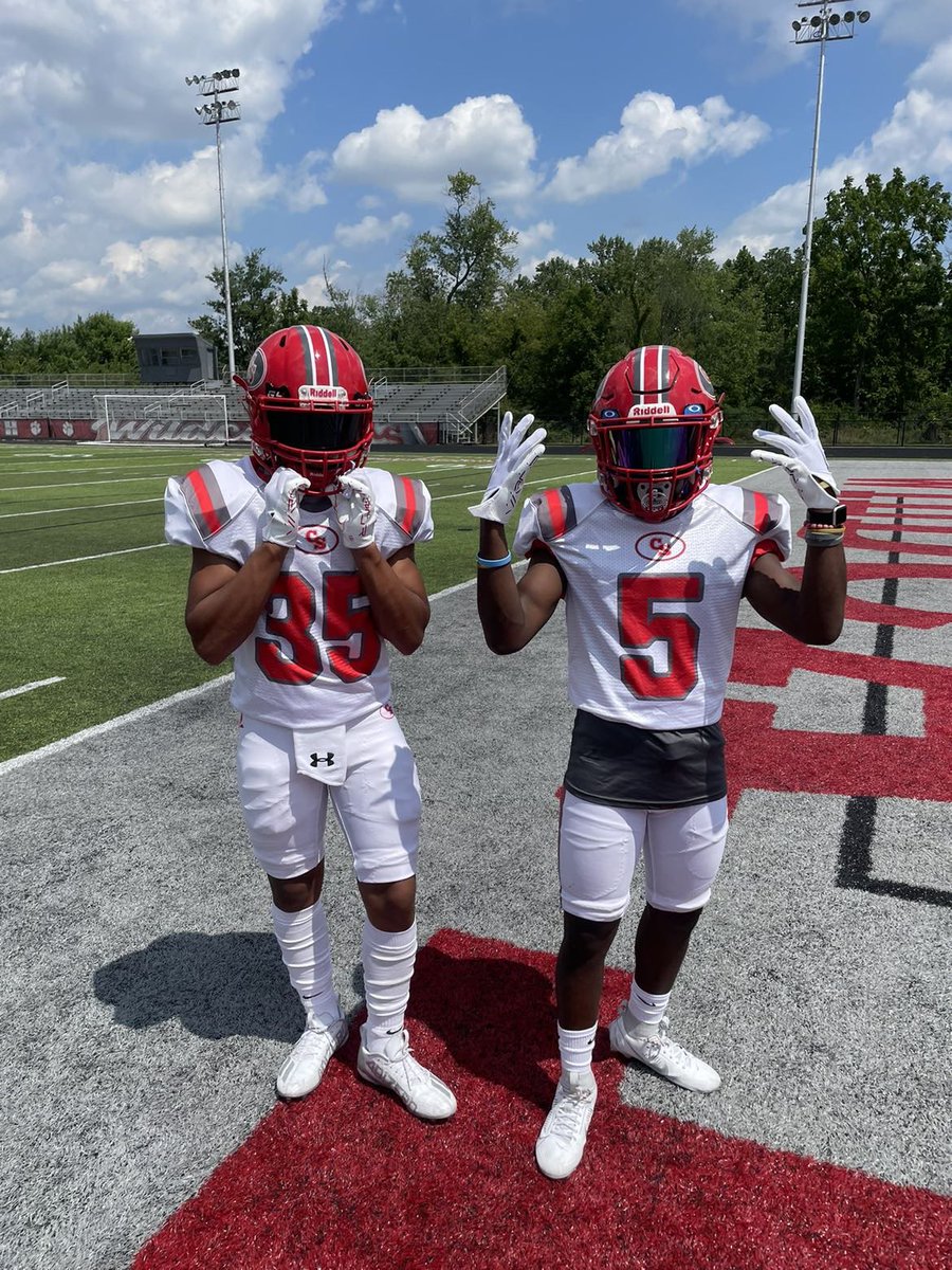 DrelynThomas's tweet photo. Media day was a success 🐾❤️#wildcatforlife #juniorszn @cantonsouthfb https://t.co/eVeI0Irmya