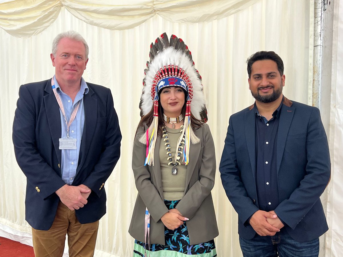 JQamarOfficial's tweet photo. Thrilled to meet @AlyBearFSIN,Vice Chair of Indigenous Nations of Canada, &amp; @JamesSunderl, MP for Bracknell, at @JalsaSalanaUK - UK's grandest Muslim gathering! A powerful celebration of unity, love, and harmony! 🕌💫 #JalsaSalana https://t.co/ImtXvBAIXL