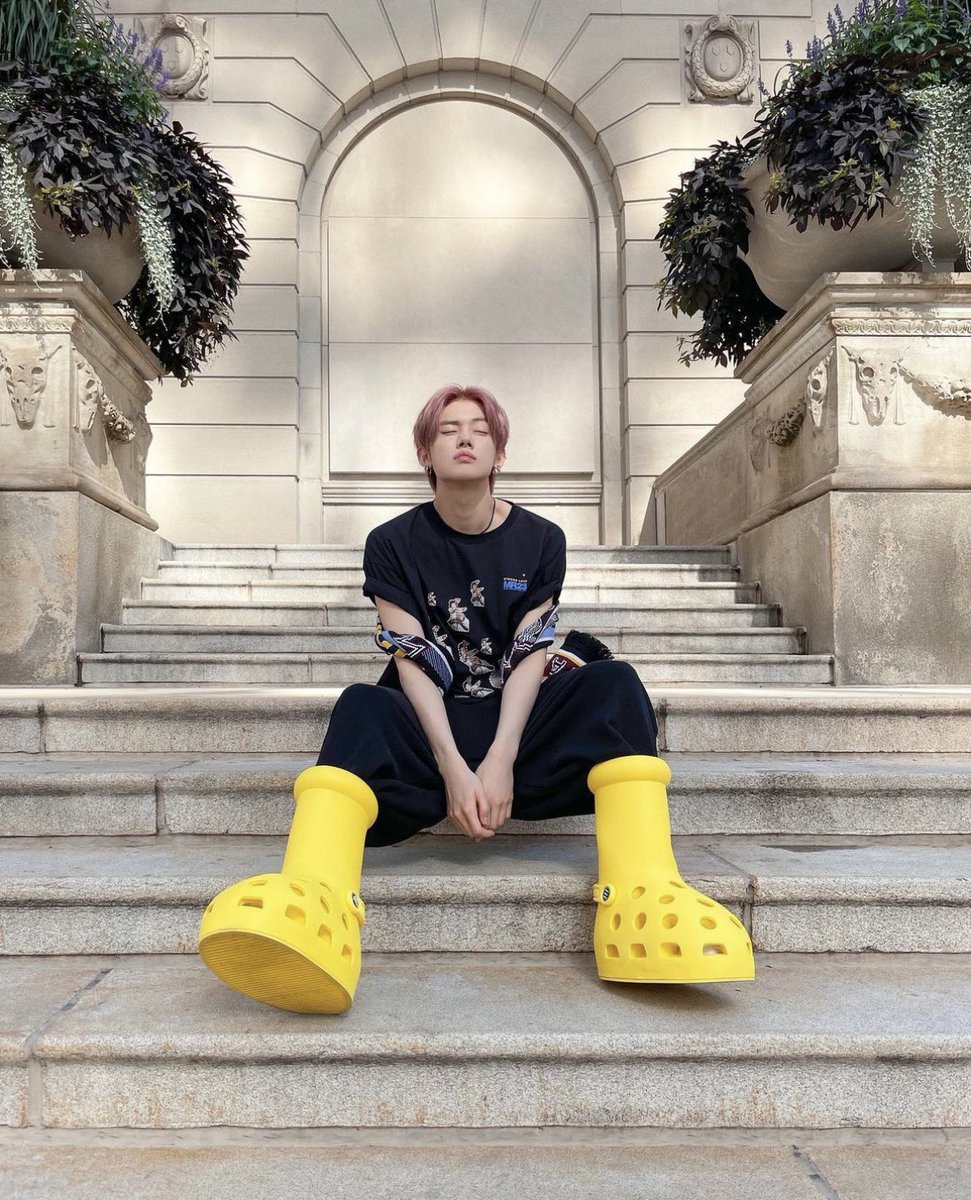 _txt_zip's tweet photo. 230805 summer in Cicago 💛 https://t.co/cVtIZJAbXY