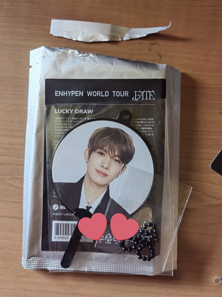 Wts Heeseung Lucky Draw Picket 

~ Payo/1 week Reservation
~ 10/10 condition
~ Sco/Ggx/Sdd if within MM

~ 800 

tags. wts enhypen merch lucky draw picket. Heeseung lucky draw picket. Heeseung Fate Lucky Draw Picket