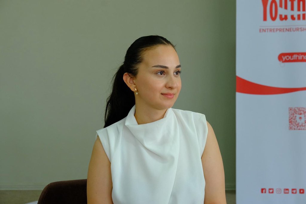 dvcpu's tweet photo. Güclü Startup komandası necə qurulmalıdır?🤔
Bu barədə “Yeni Nəsil 2.0” layihəsinin qalibi və məzunu Səfiyyə Babazadə ilə öyrədici seminar keçirdik.
#AZEyouth #DVC #YouthInc #GənclərDüşərgəsi #Startup #Bootcamp https://t.co/bEjKURWNLF
