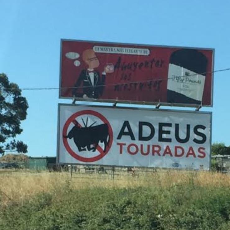 ruben_prz's tweet photo. 9 AÑOS SIN TAUROMAFIA EN A CORUÑA 👋🏼 

La plataforma Galicia, Mellor Sen Touradas lideró durante años una campaña para erradicar las corridas de toros en #ACoruña. Y lo logramos en 2015. https://t.co/oLaJNLC1yS