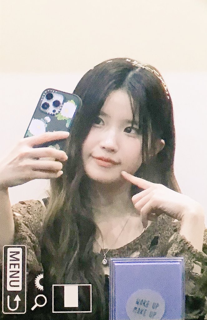 hibread970929's tweet photo. 230805 프리뷰

#프로미스나인 #fromis_9 #송하영 #hayoung #ハヨン
ㅠㅠ https://t.co/r6LZWo4viA