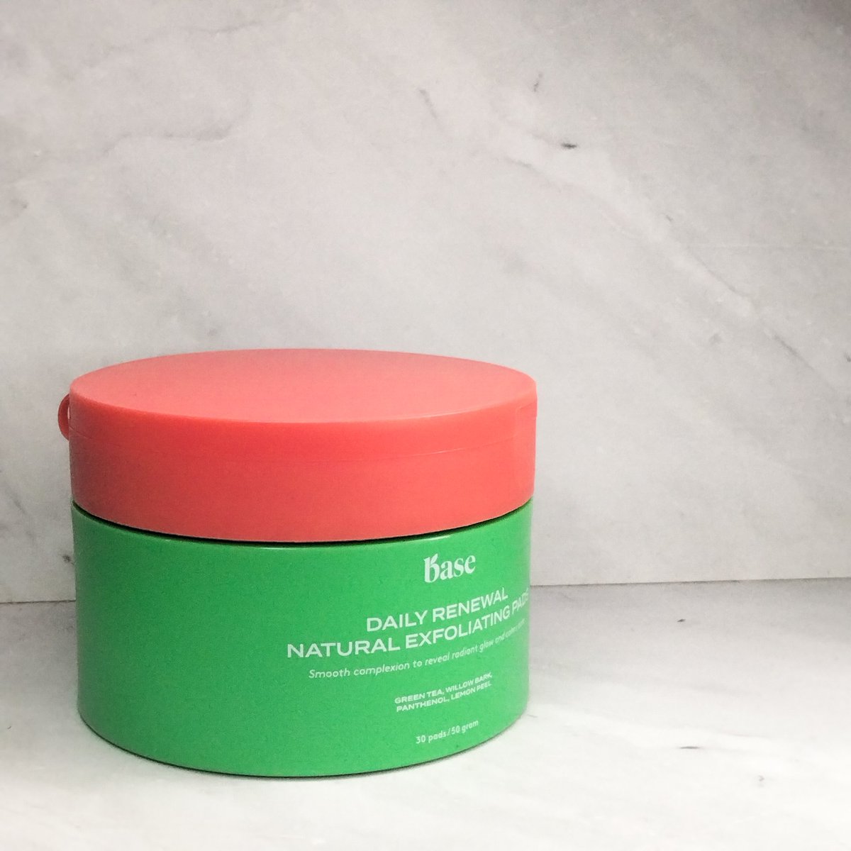 childizzz's tweet photo. exfoliasi tuh penting bgt tau guys, karena exfo itu bisa meregenerasi kulit biar skincare kita itu penyerapan nya lebih optimal!
aku mau rekomendasiin exfo yang praktis bgt, cara pakenya cm tinggal diusap-usap ajaah 👀🤍
#ReviewItsmybase #ExfoliatingPad #BaseExfoliatingPads https://t.co/mJ95vC7qq8