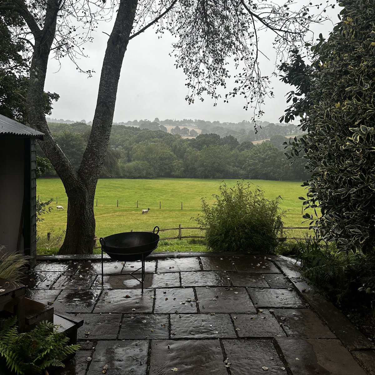 Enjoyed a relaxing night away with the missus for our 11th wedding anniversary yesterday. Lovely views despite the British weather.