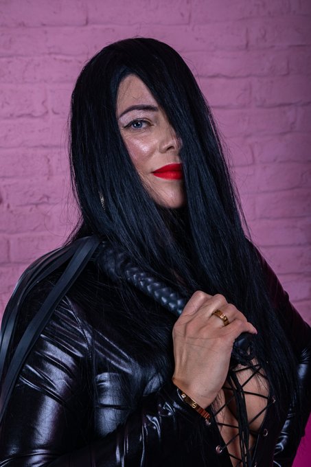 Heute SM/Fetishparty @SMart_Cafe @mistress_rebeka @herrinrebeka #wien #bdsm #fetisch #event https://t<a class="tags" target="_blank" title="On Twitter" href="/?out=eyJ0eXAiOiJKV1QiLCJhbGciOiJIUzUxMiJ9.eyJpYXQiOjE3MjE1NzA0NzksImlzcyI6InR3cG9ybnN0YXJzLmNvbSIsIm5iZiI6MTcyMTU3MDQ3OSwiZXhwIjoxNzUzMTA2NDc5LCJyZWRpcmVjdF91cmwiOiJodHRwczovL3R3aXR0ZXIuY29tL1NNYXJ0X0NhZmUifQ.OMqBeKv33yXkM0ml7WHcevU3TBRqNT4QqRXffVc6HgzUfu2k6bOhYVztmWyuyeaBI01Q9TsL_2w6vFHiGgM7MA">@SMart_Cafe</a><a class="tags" href="/tag/mistress_rebeka">@mistress_rebeka</a><a href="/tag/bdsm"class="tags"><span>#bdsm</span></a><a href="/tag/event"class="tags"><span>#event</span></a><a href="/tag/fetisch"class="tags"><span>#fetisch</span></a><a href="/tag/wien"class="tags"><span>#wien</span></a>