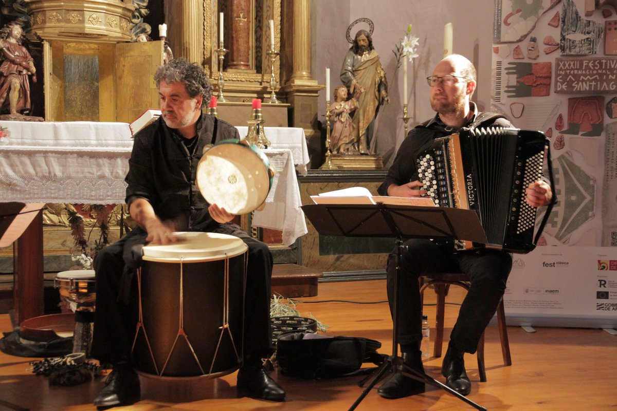 festivalcamino's tweet photo. Les Sacqueboutiers. Vita Bella. Iglesia parroquial #Hecho 📷#32FICS📷 #Camino #Caminantes #CaminodeSantiago @DPHuesca @AytoJaca @cJacetania https://t.co/x9K4KYsgKv