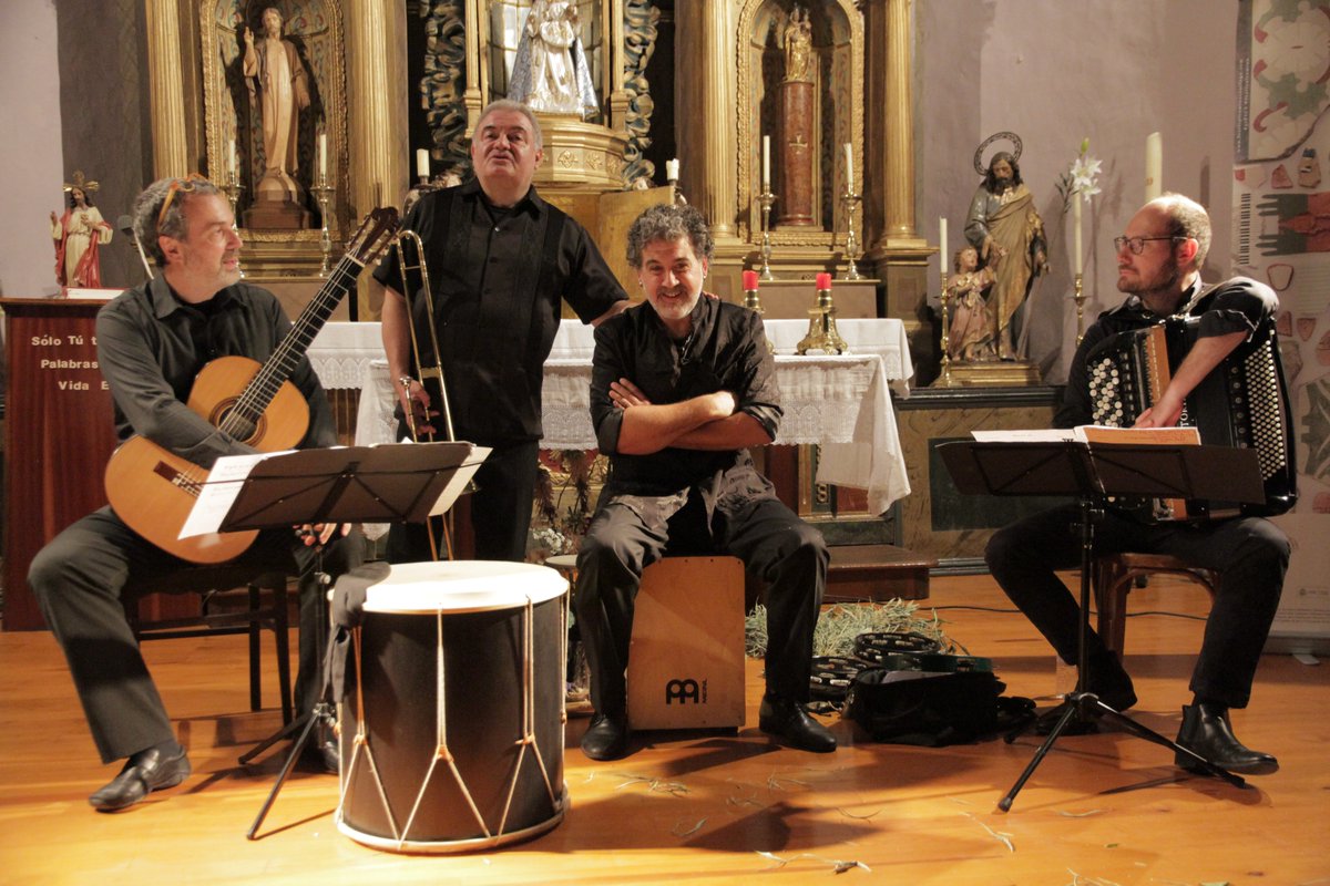 festivalcamino's tweet photo. Les Sacqueboutiers. Vita Bella. Iglesia parroquial #Hecho 📷#32FICS📷 #Camino #Caminantes #CaminodeSantiago @DPHuesca @AytoJaca @cJacetania https://t.co/x9K4KYsgKv