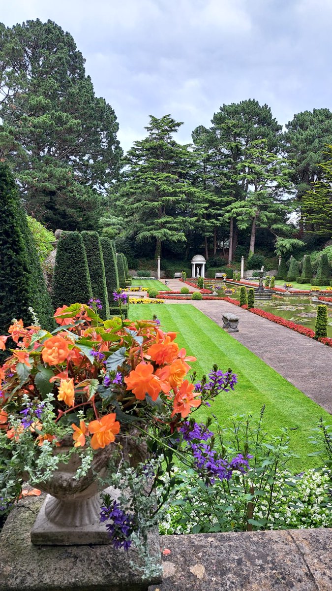 kelbacon's tweet photo. Spent a lovely few hours at #ComptonAcres in #Poole yesterday before #StormAntoni arrived. Beautiful Italian Garden 😍 https://t.co/v5YqjD0bmr