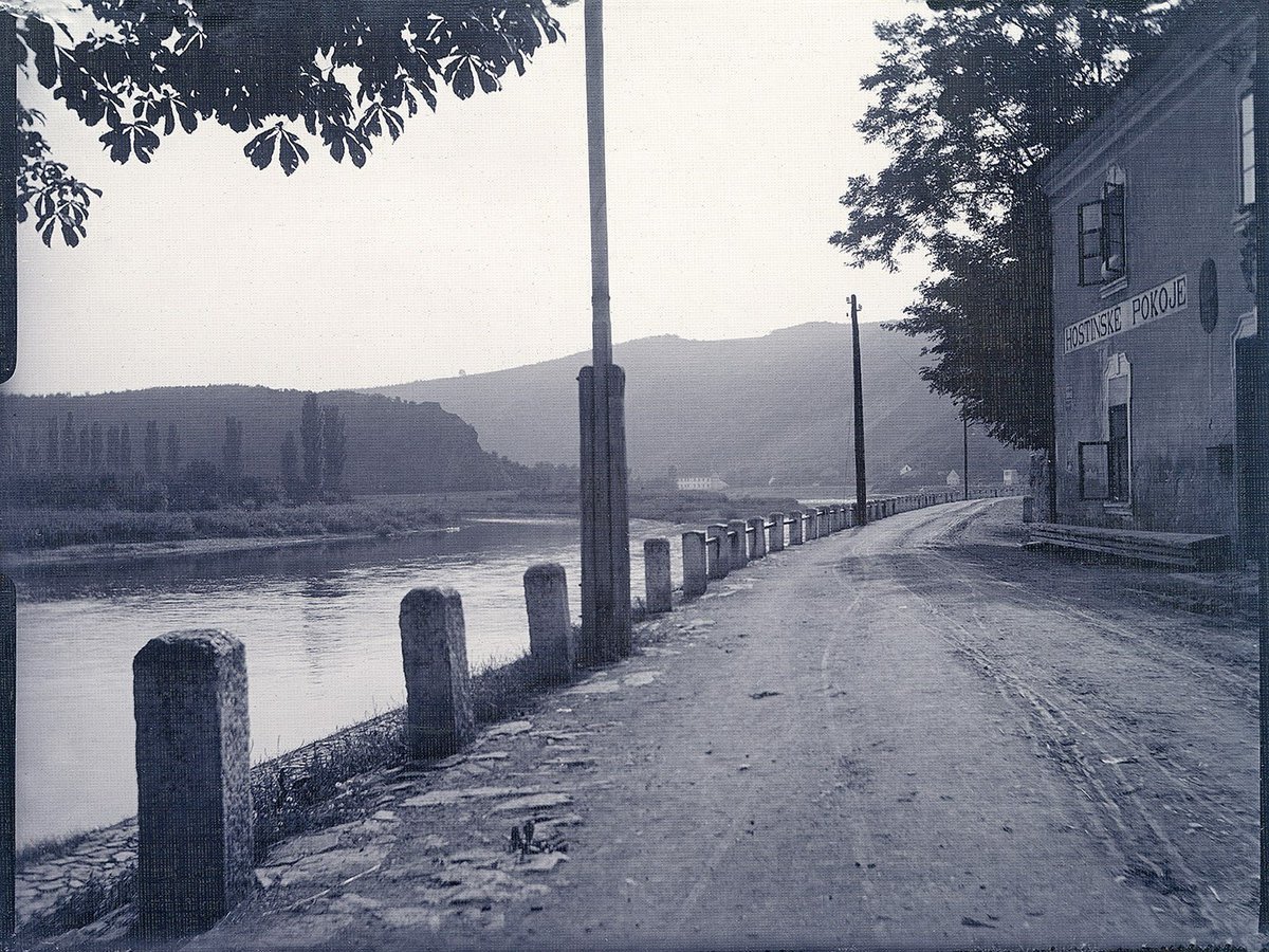 cesko365's tweet image. Davle, 1916. Autor neuveden. Uloženo ve Sbírce Scheufler scheufler.cz