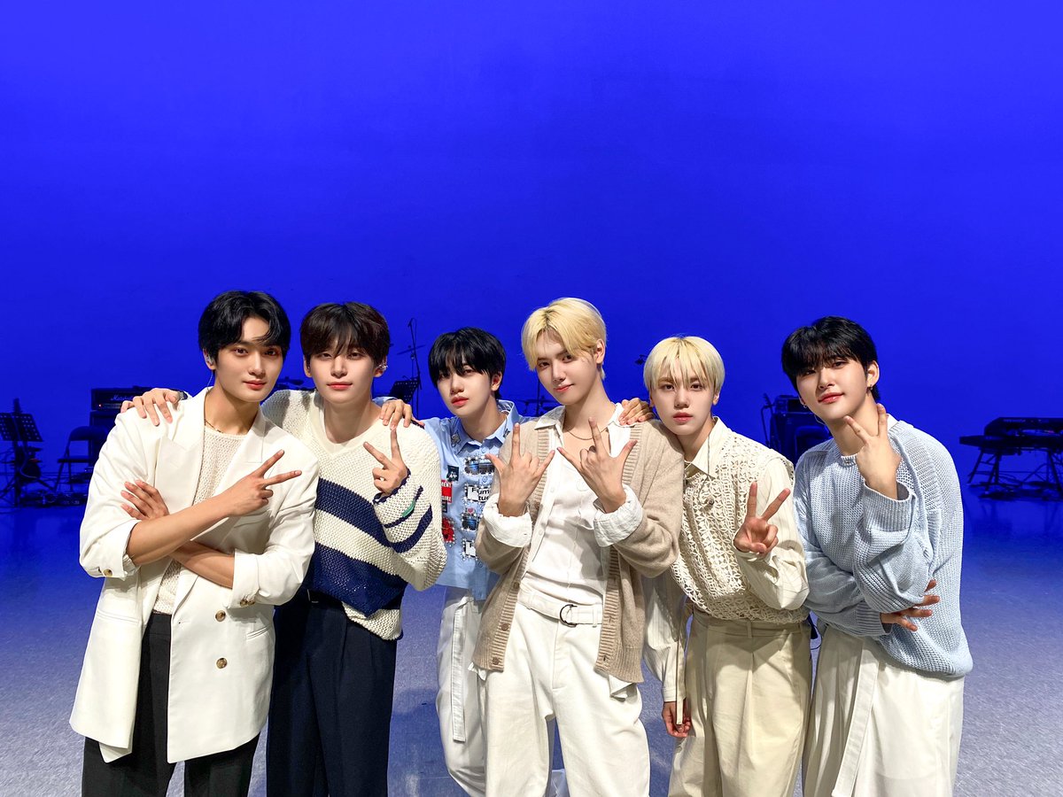 [📸] 230805
#itsLive #잇츠라이브 🎸🎶
⠀
#CRAVITY #크래비티
#You_Problem