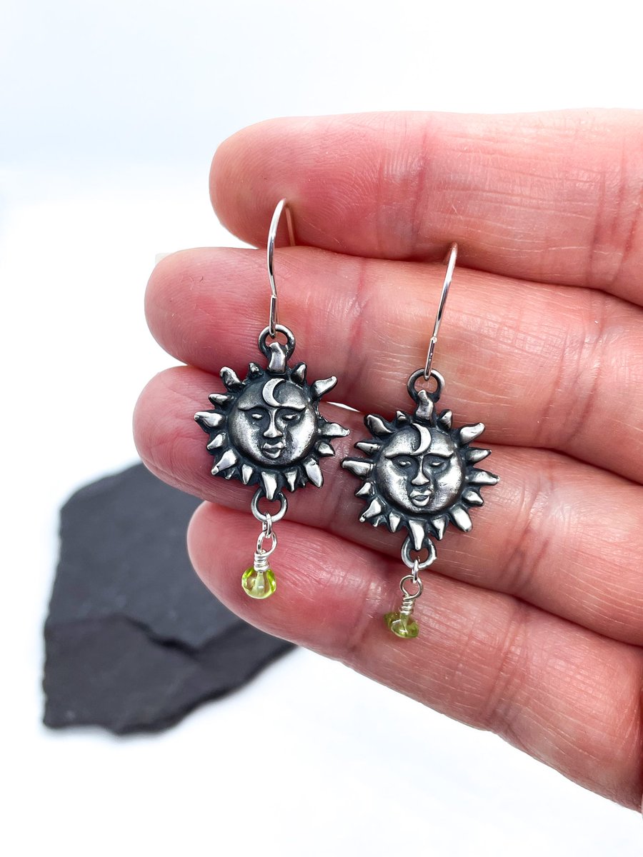 Good morning! Where has the sun gone? 🌞
etsy.com/listing/153775…
#UKGiftHour #summer #shopindie #earrings #LeoSeason