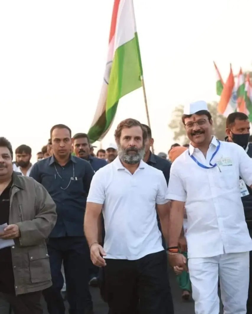 कानून के सवालों ने,
सरकार को फिर निरुत्तर किया है!
विश्वास है, अंततः सच की ही जीत होगी!

#RahulGandhi
#suneelsarafmlakotma
<a href="/SuneelSarafINC/">Suneel saraf MLA Kotma</a>