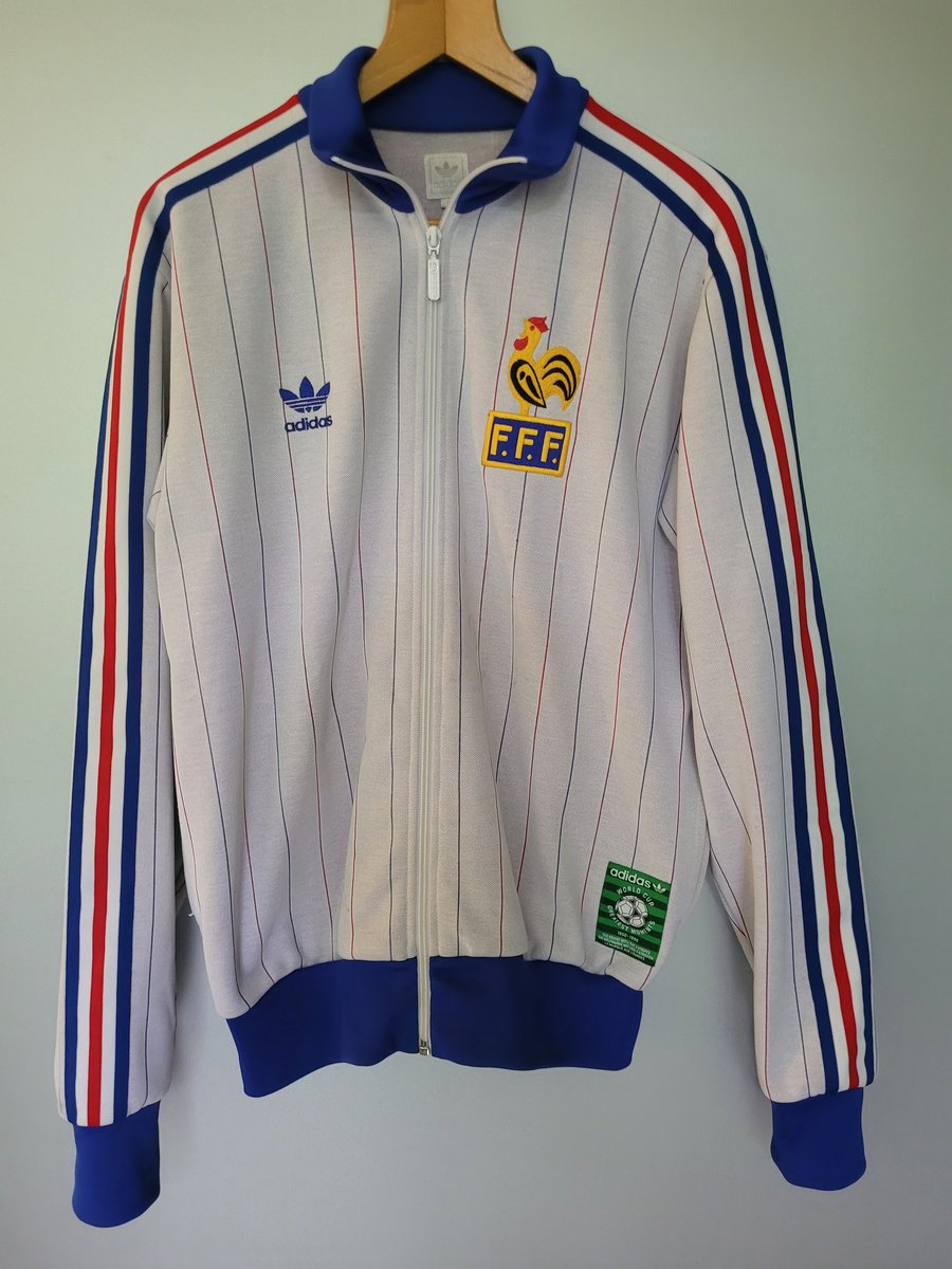 Adidas tracktops 🧥///🥼 tweet media