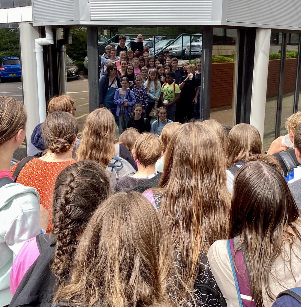 Summer of Fun week #2 #sof23
Splashdown with this lot. Great fun! 
❤️❤️❤️@TomCoopey <a href="/DioSalisbury/">Diocese of Salisbury</a> @bishsherborne <a href="/nick_radipole/">Nick Clarke</a> @johaine_ @JustinWelby <a href="/SplashdownQW/">SplashdownWaterparks</a>