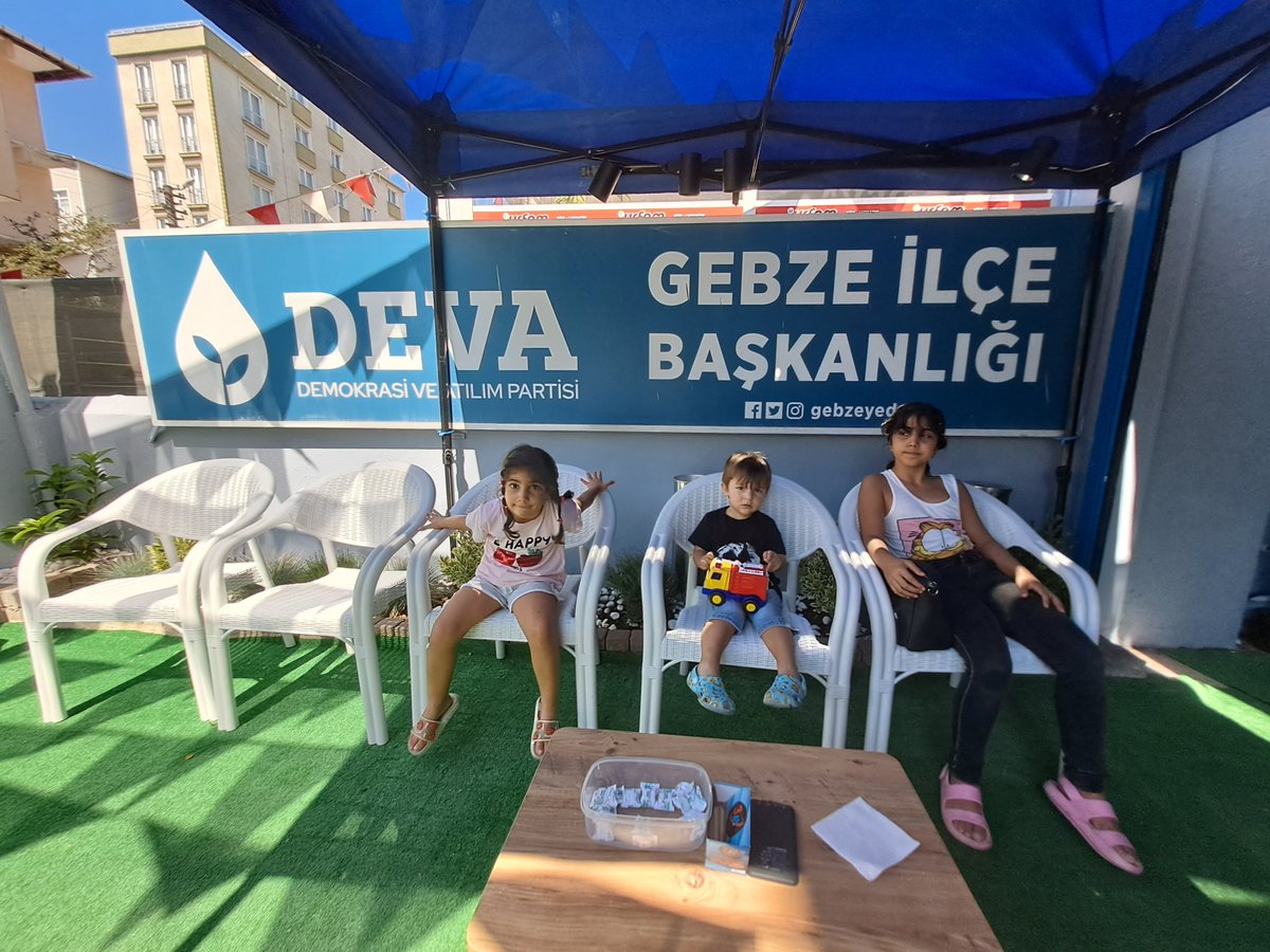 gebzeyedeva's tweet photo. #Devapartisi Gebze ilçe Teşkilatı Kurumsal iletişim Başkanımız Yücel Doğan sizleri kahvaltıya davet ediyor.
.
#gebzeyedeva #devagenclik #devapartisi #devagebze #gebzegundem#devagebzegenclik #kahvaltı https://t.co/CcrmEhZz2G