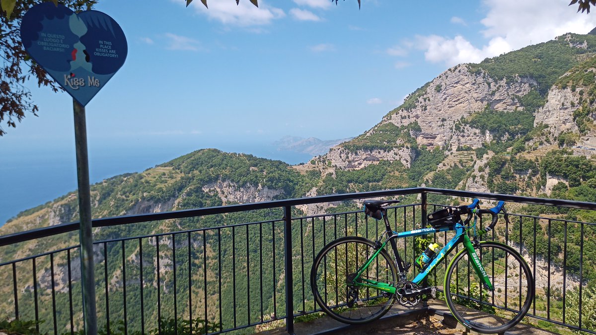 CyclingAmalfi's tweet photo. The perfect spot for cycling couples…
#AbideTheLaw #FollowTheRules #ColorMatching #Bianchi #RoadBike #Cycling #SorrentoPeninsula #PathOfTheGods #Capri #RomanticView https://t.co/FAC5OmMqiy