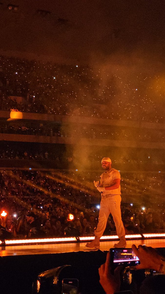 juliaablchrd's tweet photo. best concert of my entire lifeee🥹🥹 #TheWeekndBordeaux #TheWeeknd #concert #AfterHoursTilDawnTour #TheWeekndConcert https://t.co/i4poPeh4Ac