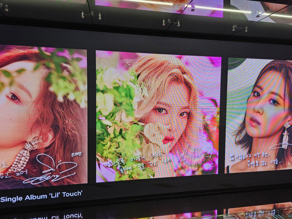 itnw0628's tweet photo. Happy 16th Anniversary #SNSD #16thWithGG #KWANGYA_SEOUL https://t.co/mmjFuVVuhO