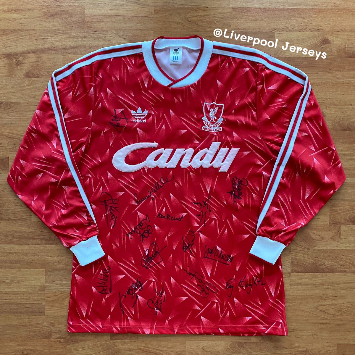 1989-1990 Liverpool Home Player Shirt. Embroidered club emblem, Adidas logo is embroidered with ® marks, Sewn on cloth player number.
#matchprepared #matchissued #playershirt #footballshirt #footballshirtcollection #footballshirtcollector #liverpoolfc #liverpool #lfc #ynwa