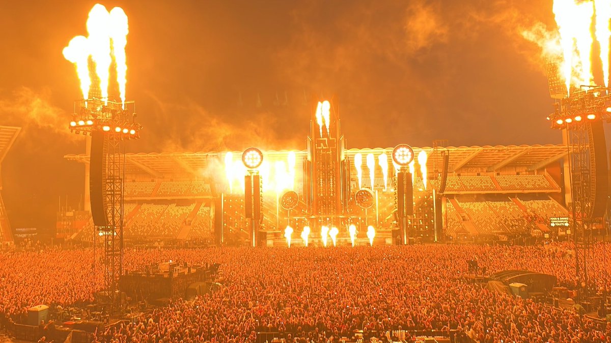 woutaugustinus's tweet photo. 🔥 #Rammstein https://t.co/4yrUny3Hyg