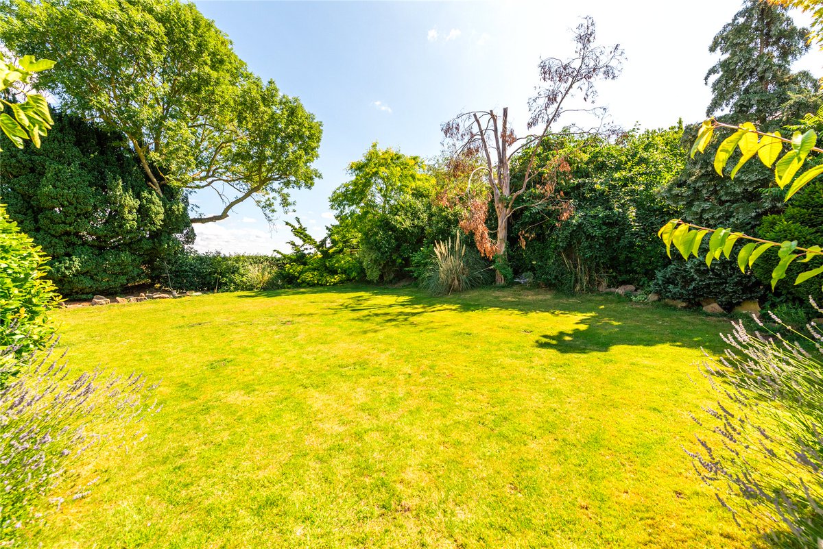 The Lodge | Husborne Crawley, Bedfordshire 🔑

A Grade II listed Georgian six-bedroom house with open countryside views, mature gardens, a conservatory, and plenty of character...

Want to know more about this property? ow.ly/U2W650PsQmH