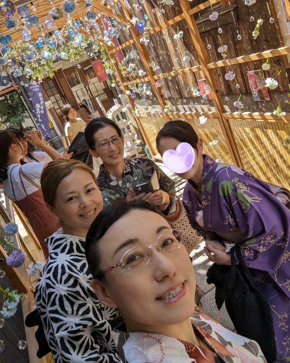 manyou935's tweet photo. 暑さに負けず、ゆかた会昼の部、長浜へ行ってきました✨。きもの割であちこちかなりお得になりご機嫌です♪
きもの教室万葉では、生徒さんのリクエストに応えまして、夜の部、昼の部、と浴衣のイベントを企画。お出掛けしたい方、浴衣講座、基礎講座で、お待ちしております🩷。 https://t.co/NWKb1ctpJU