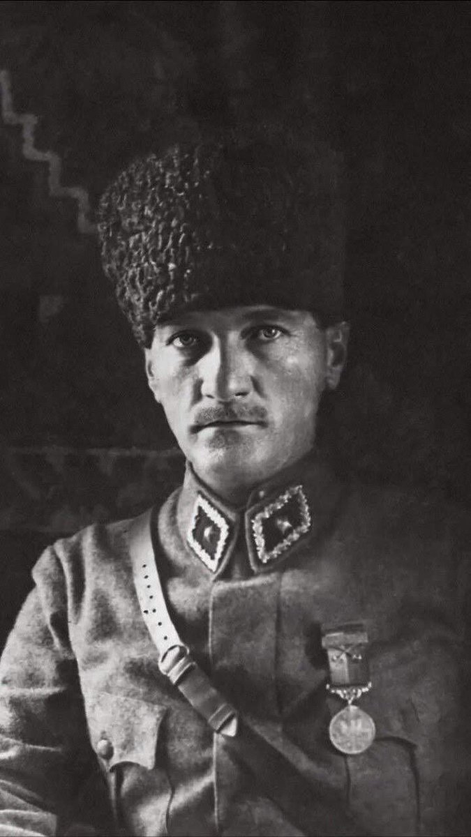 alimahir's tweet photo. Ebedi ve Tek Başkomutan Gazi Mustafa Kemal Atatürk’e Türkiye Büyük Millet Meclisi tarafından “Türk Orduları Başkomutanı” ünvanı verilişinin 102. yılı kutlu olsun.

Daima izindeyiz.
Saygı ve minnetle…

#BaşkomutanAtatürk https://t.co/egtYPXzKMI