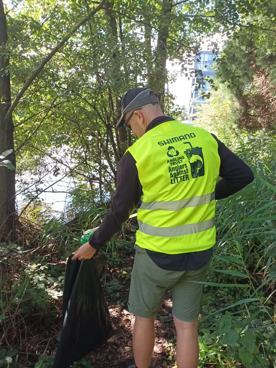 Staff from Shimano UK joined members of NEC Angling Club and Angling Trust staff to carry out litter pick at the club's lake at the NEC in Birmingham. All part of our #AnglersAgainstLitter campaign, supported by #ShimanoUK and the #EnvironmentAgency. 15 bags of litter cleared!