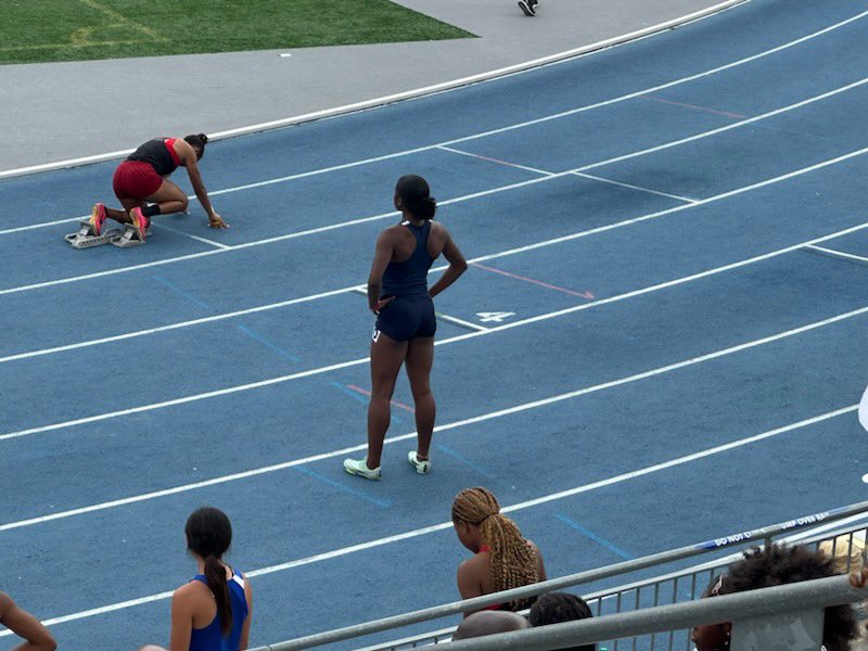 Rh1ana_Johnson's tweet photo. Had an amazing experience this past week at Junior Olympics. My team performed there best and I’m just proud and blessed to make it this far, hopefully we see you again Junior Olympics!!!  #400 #relay #fourbyfour #trackandfield #JuniorOlympics https://t.co/QdPCXY28BP
